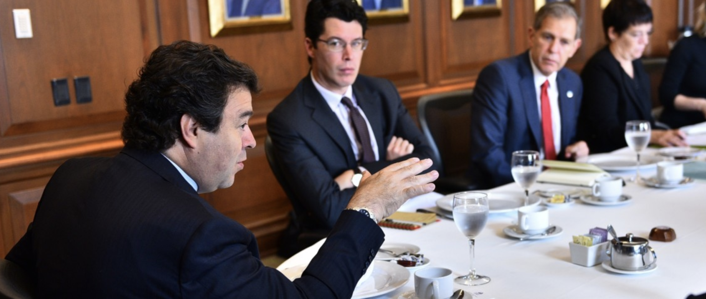 Defensor del Pueblo reunido con embajadores y miembros del cuerpo diplomático de países amigos del proceso de paz con las Farc