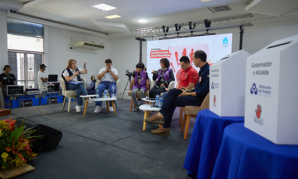 Conmemoración del Día Internacional de las Manos Rojas.