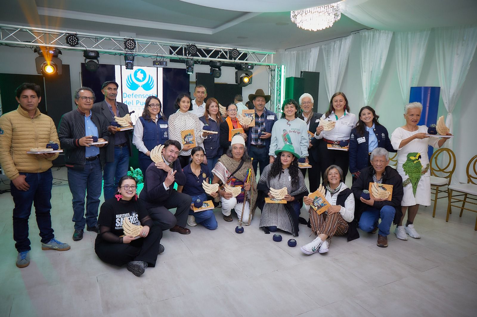 Defender los derechos humanos en asuntos ambientales.