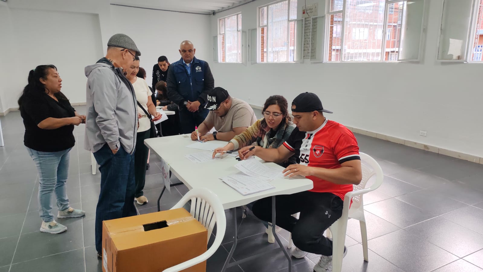 Defensoría del Pueblo acompañó elecciones comunales y advierte retos en garantías, seguridad y organización.
