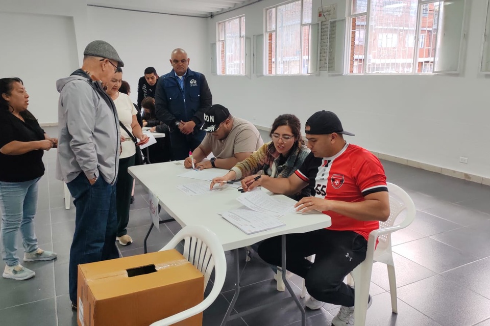 Defensoría del Pueblo acompañó elecciones comunales y advierte retos en garantías, seguridad y organización.
