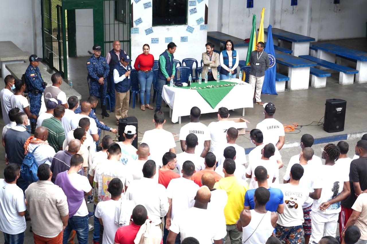 Jornada de sensibilización y desarme en el Pabellón 3 del Centro Penitenciario de Alta y Mediana Seguridad de San Isidro, en Popayán