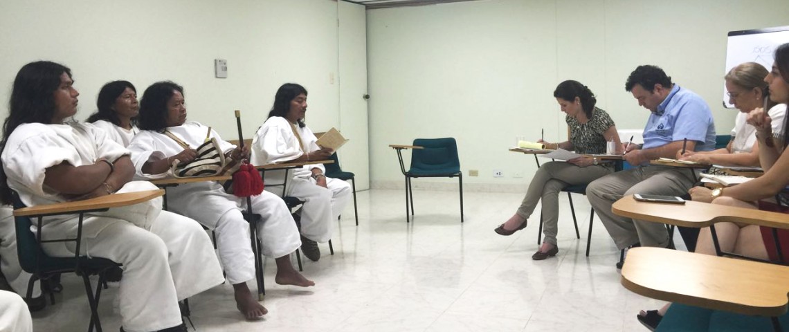 Reunión con autoridades del pueblo Kogui en Santa Marta con el fin de elaborar plan de trabajo a problemáticas en su territorio ancestral