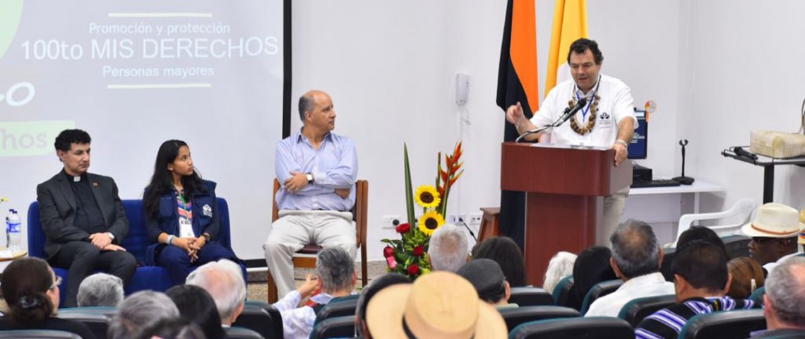 Defensor del Pueblo recibió símbolos sagrados en el marco del Círculo de la Palabra de las Personas Mayores