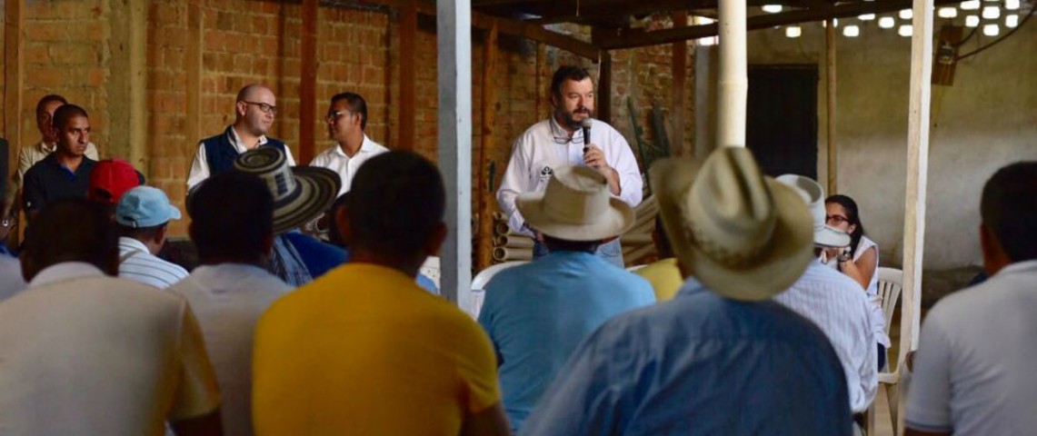 Visita humanitaria del Defensor del Pueblo a corregimientos El Plateado, Sinaí y El Mango, en Argelia (Cauca)