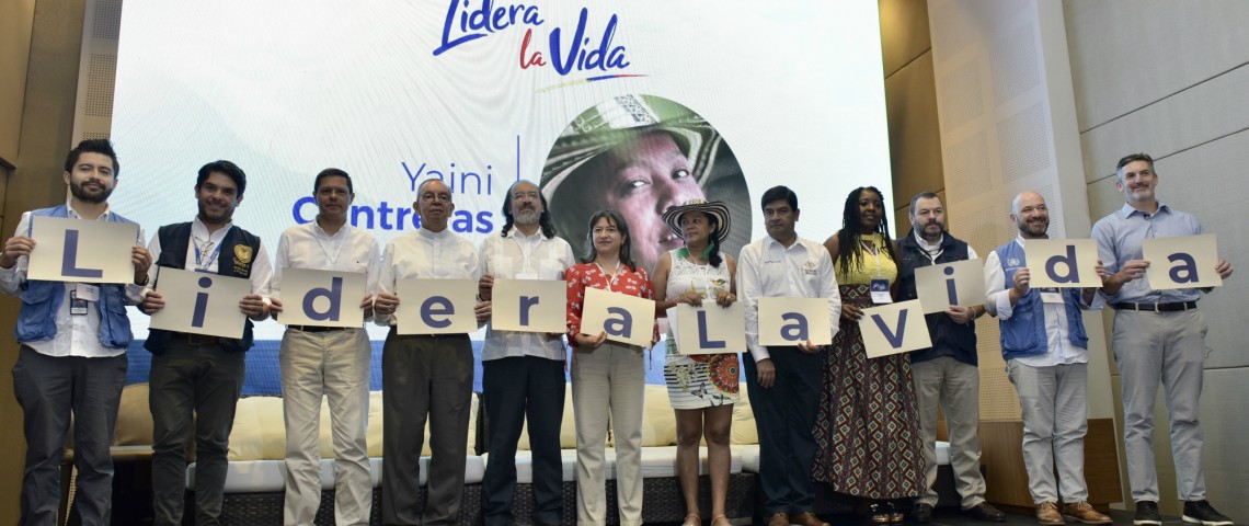 “Líderes sociales y defensores de derechos humanos: ustedes no están solos, ¡su trabajo es fundamental para la democracia en Colombia!”