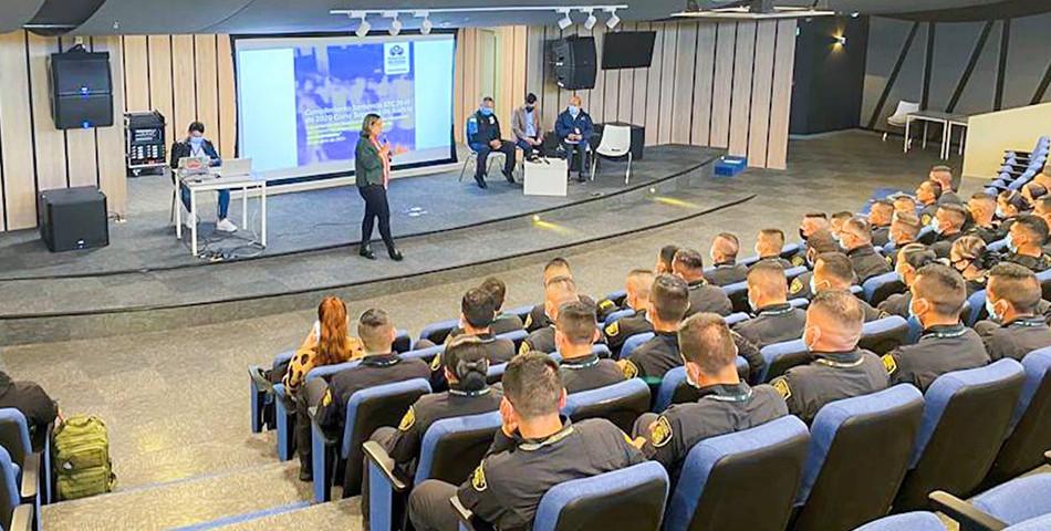 Defensoría del Pueblo refuerza capacitación al Esmad en derechos humanos para atención de manifestaciones sociales