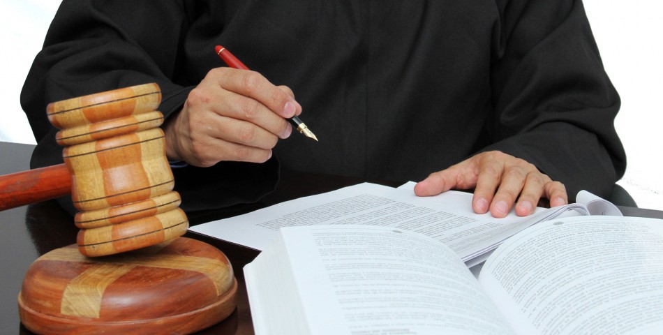 La suspensión y cancelación de diligencias judiciales viola los derechos de las víctimas y de los procesados.