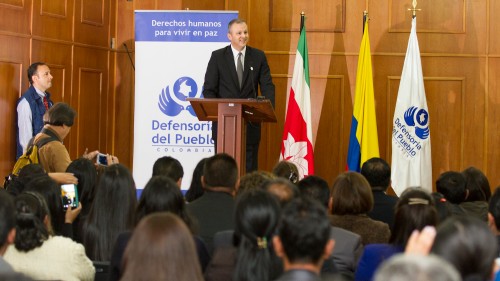 Defensor del Pueblo, Alfonso Cajiao, durante lanzamiento de cartilla 