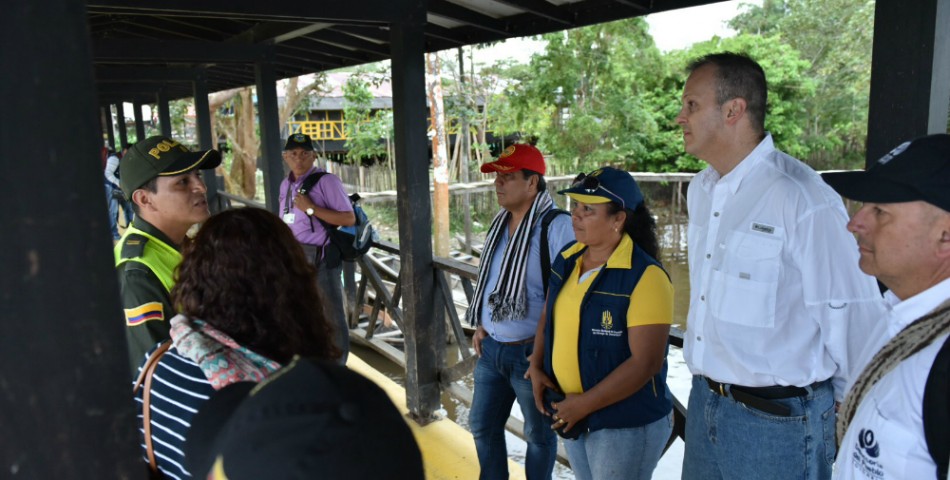 Defensor del Pueblo reunido con las comunidades en el Amazonas