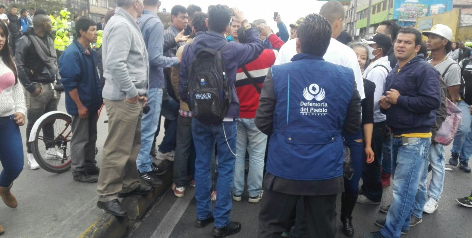 Pese al bloqueo de las vías en el suroccidente de Bogotá, la mediación de la Defensoría contribuyó por momentos a disminuir la violencia de los enfrentamientos entre ciudadanos y miembros de la Fuerza Pública.