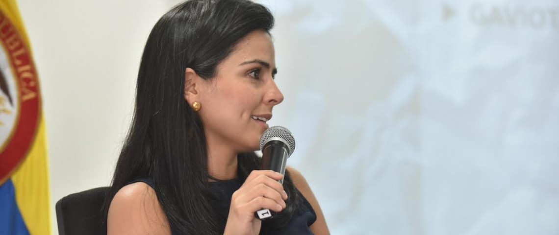 Conversatorio con la periodista Claudia Palacios sobre su libro “Perdonar lo imperdonable”, en la semana de la no violencia y la paz