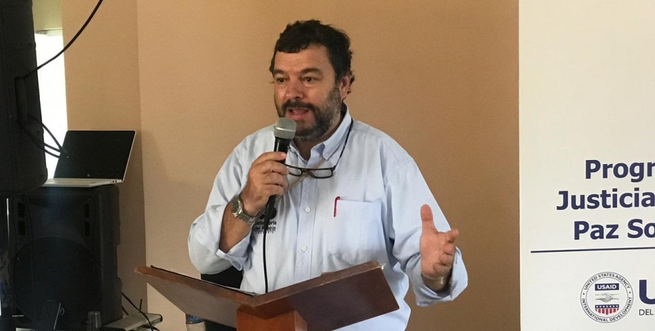 “La sustitución de cultivos es el corazón de la paz”: Carlos Negret, Defensor del Pueblo
