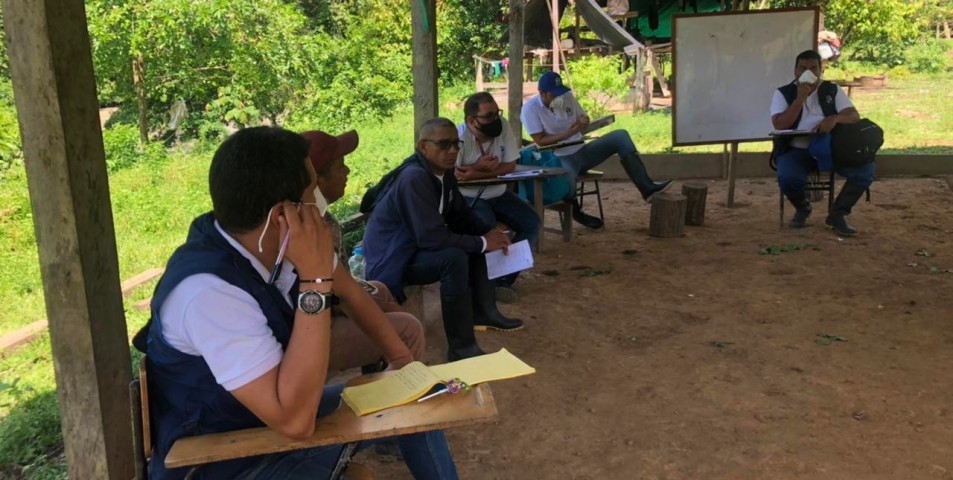 Defensoría pide garantías humanitarias para comunidad indígena desplazada y confinada en Córdoba