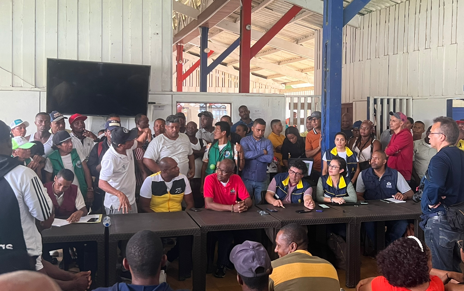 Con intermediación de la Defensoría del Pueblo se levantó protesta social  que mantenía cerrado aeropuerto de Bahía Solano - Defensoria