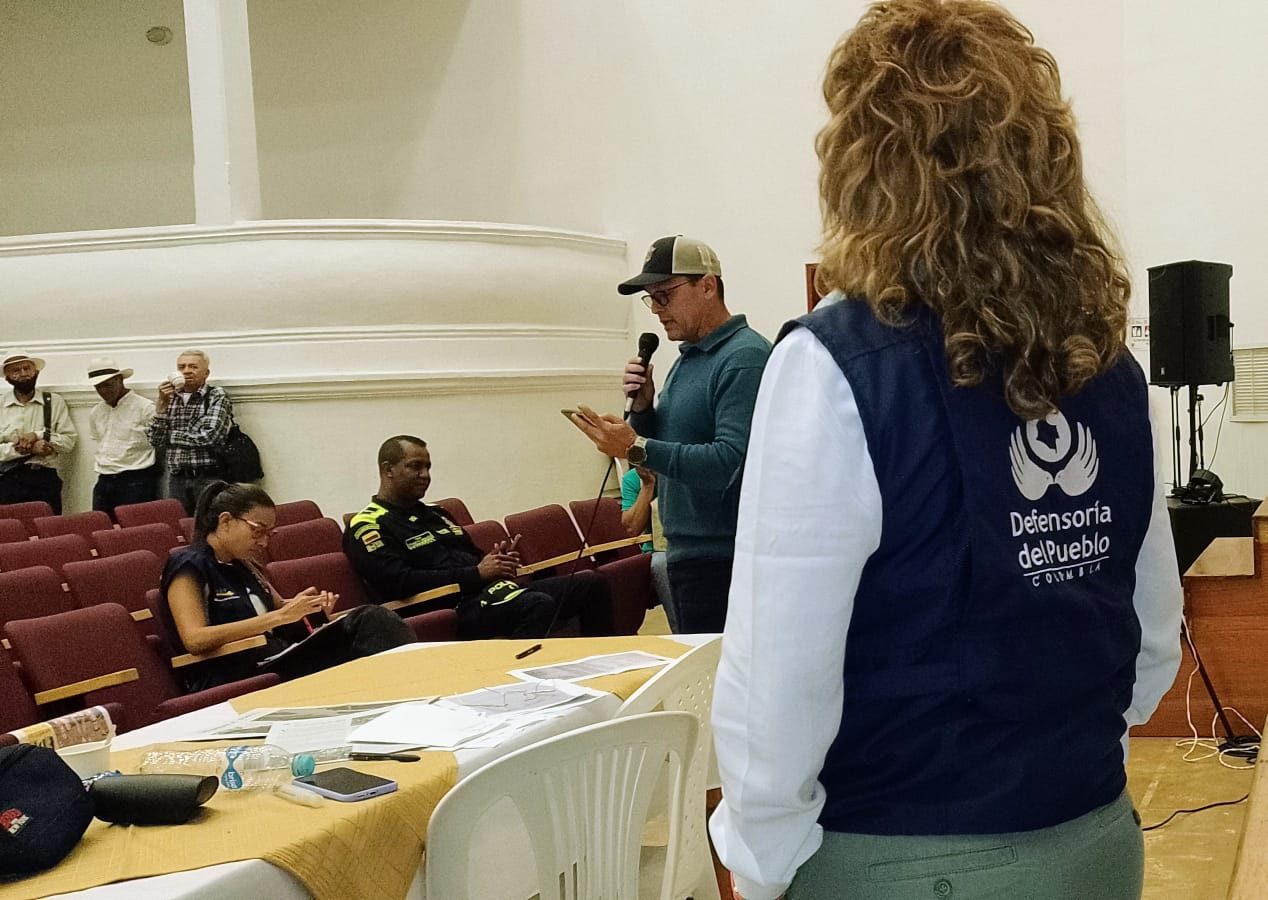 diálogo entre comunidades y empresa minera en Jericó,
