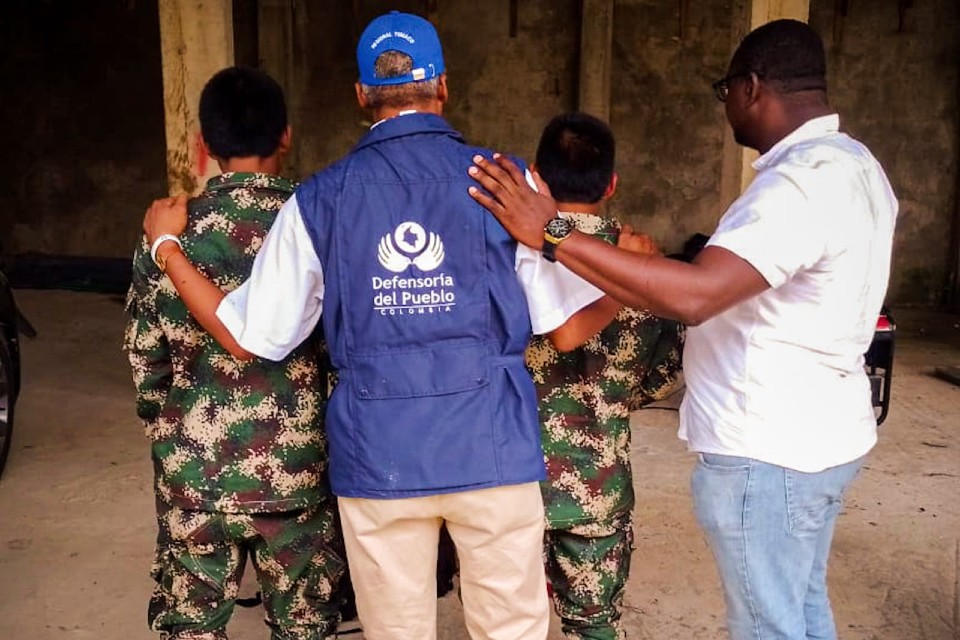 Misión humanitaria de la Defensoría del Pueblo y CICR permite entrega de dos menores de edad en Nariño