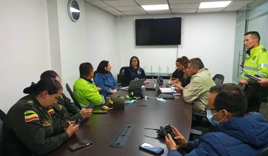 Comunicado 120/&nbsp;Una vez sucedieron los lamentables hechos se activó la Dupla de Género de la Defensoría del Pueblo y funcionarios de la entidad se desplazaron hasta el hospital en el que es atendida Patricia Cardoza, en donde se hizo una primera verificación de derechos y de manera inmediata instó a la institucionalidad local a dar respuesta.