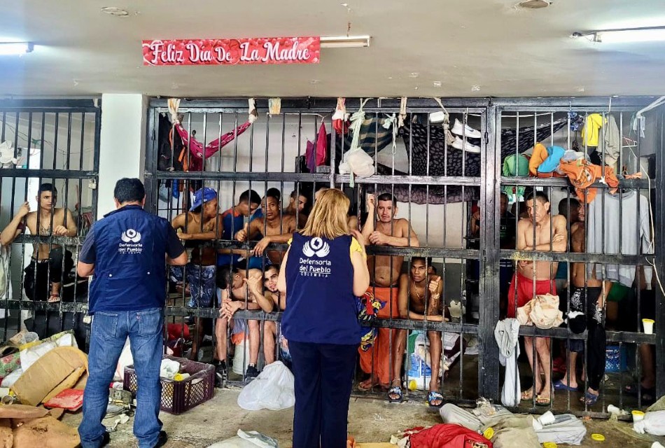 Defensoría visita Estación de Policía La Sultana en Cali, Valle 