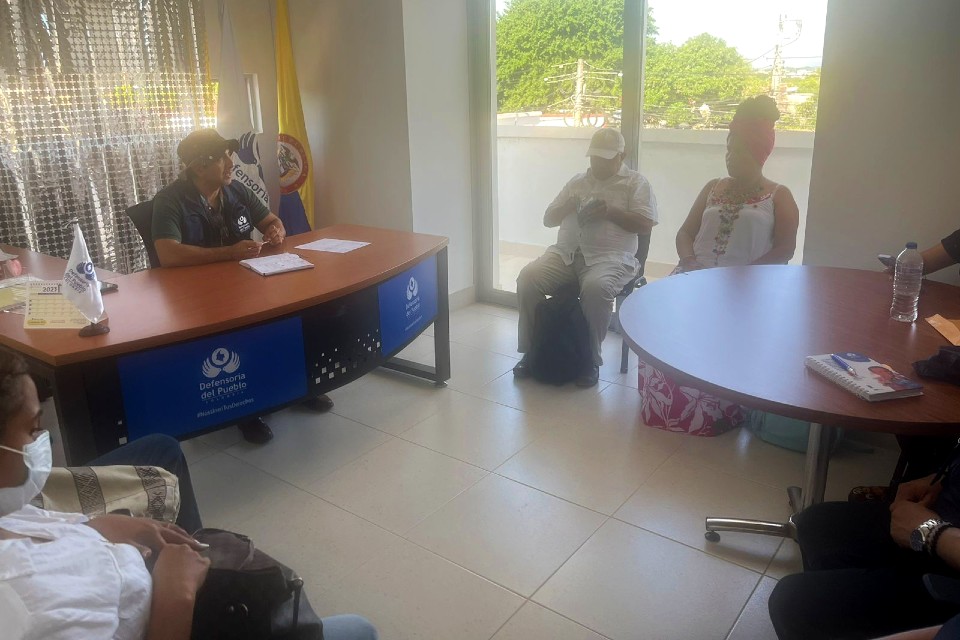 Defensoría del Pueblo escucha a líderes sociales y representantes de desplazados en Sincelejo y Ovejas (Sucre) 