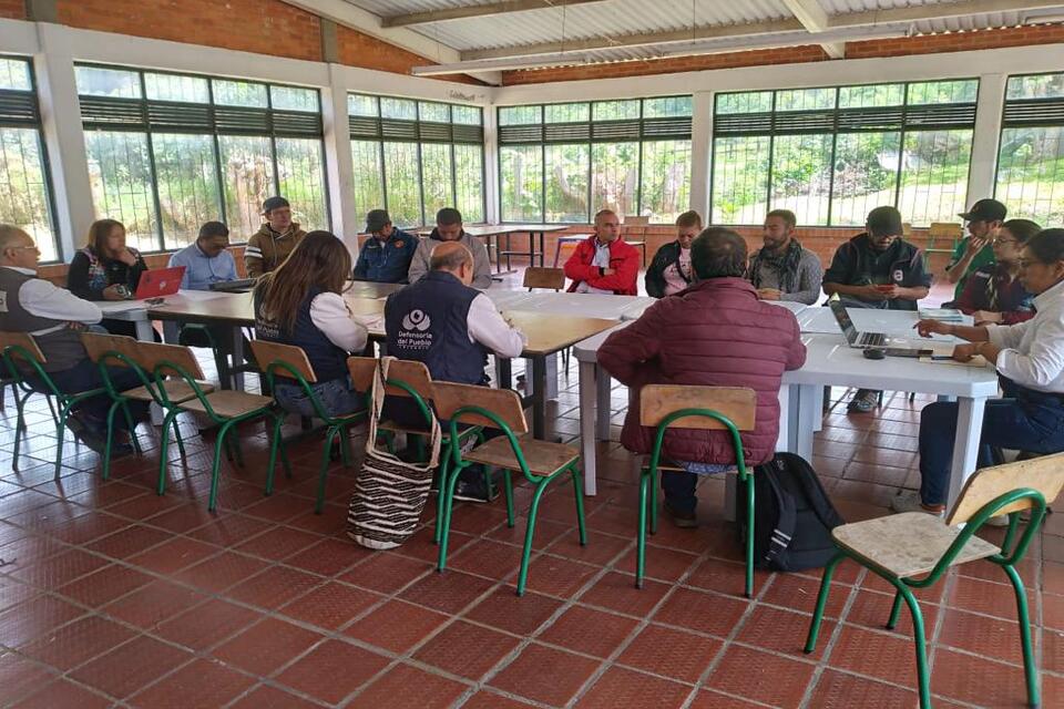 Con mediación de la Defensoría del Pueblo y MinInterior fue levantada protesta de trabajadores de hidrocarburos en Facatativá (Cundinamarca) 