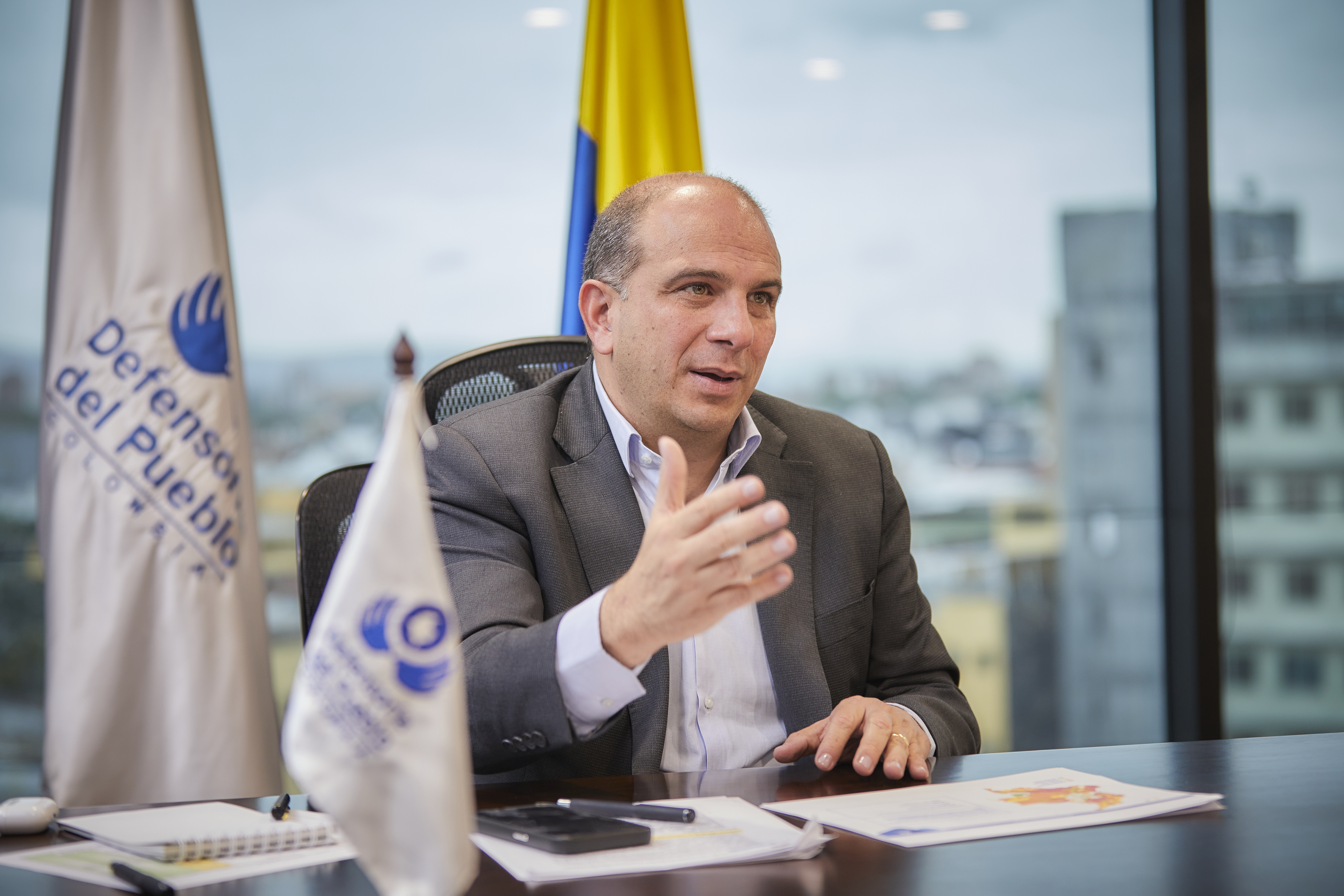 Defensoría del Pueblo se viste de rosa en la conmemoración del mes de la lucha contra el cáncer de mama