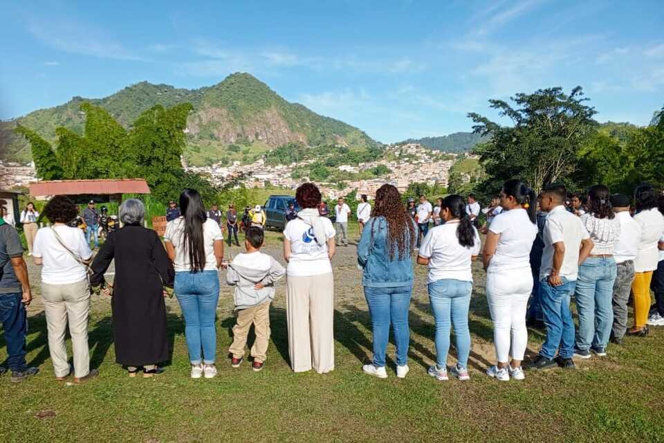 En Riosucio, Caldas, Defensoría del Pueblo acompañó primera entrega digna del cuerpo de un integrante de comunidad indígena en el país