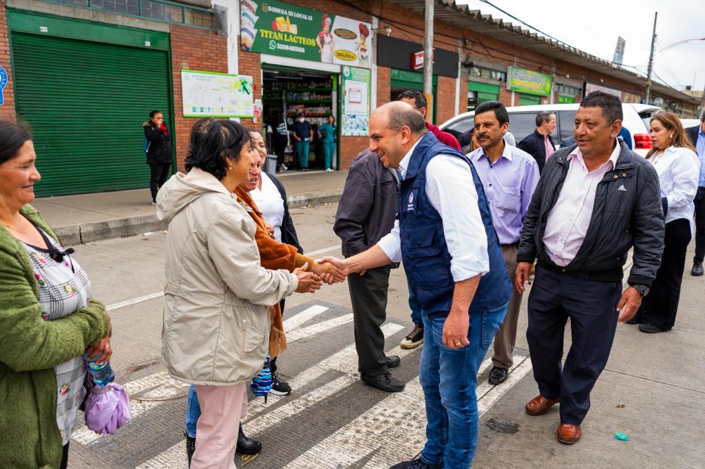 Defensor en Corabastos. 