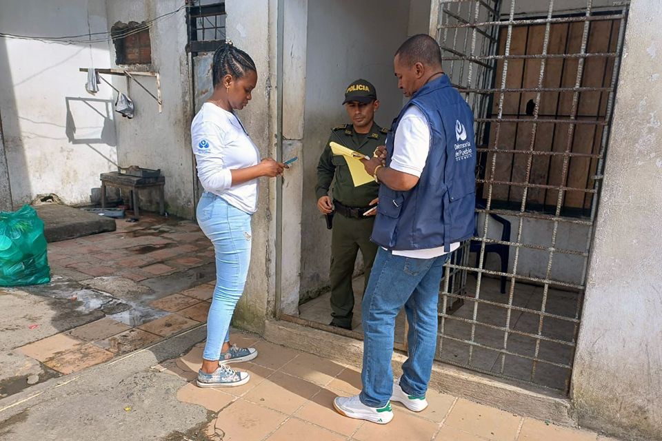 Defensoría del Pueblo verifica situación en estación de Policía en Buenaventura