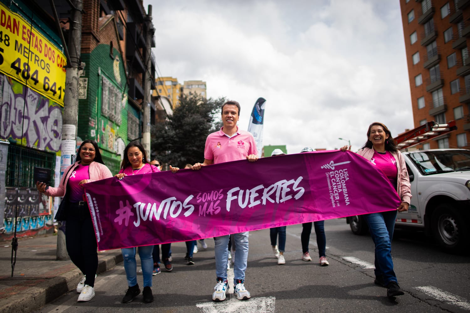 Defensoría lidera primera caminata por el derecho a la salud en el Día Internacional del Cáncer de Mama