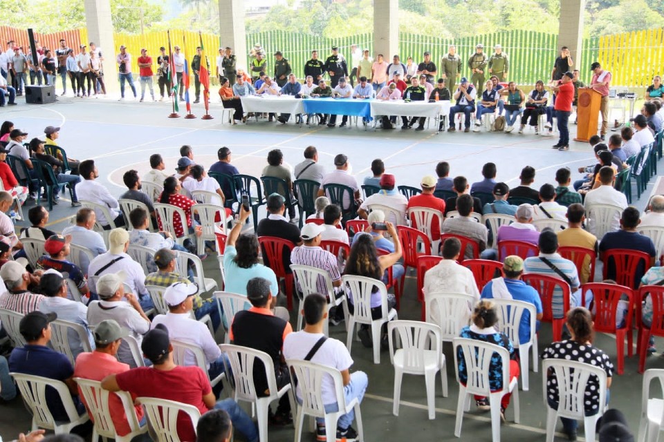 Mediación de la Defensoría evitó escalamiento de conflicto por falta de garantías laborales de mineros artesanales en San Pablo de Borbur, Boyacá  