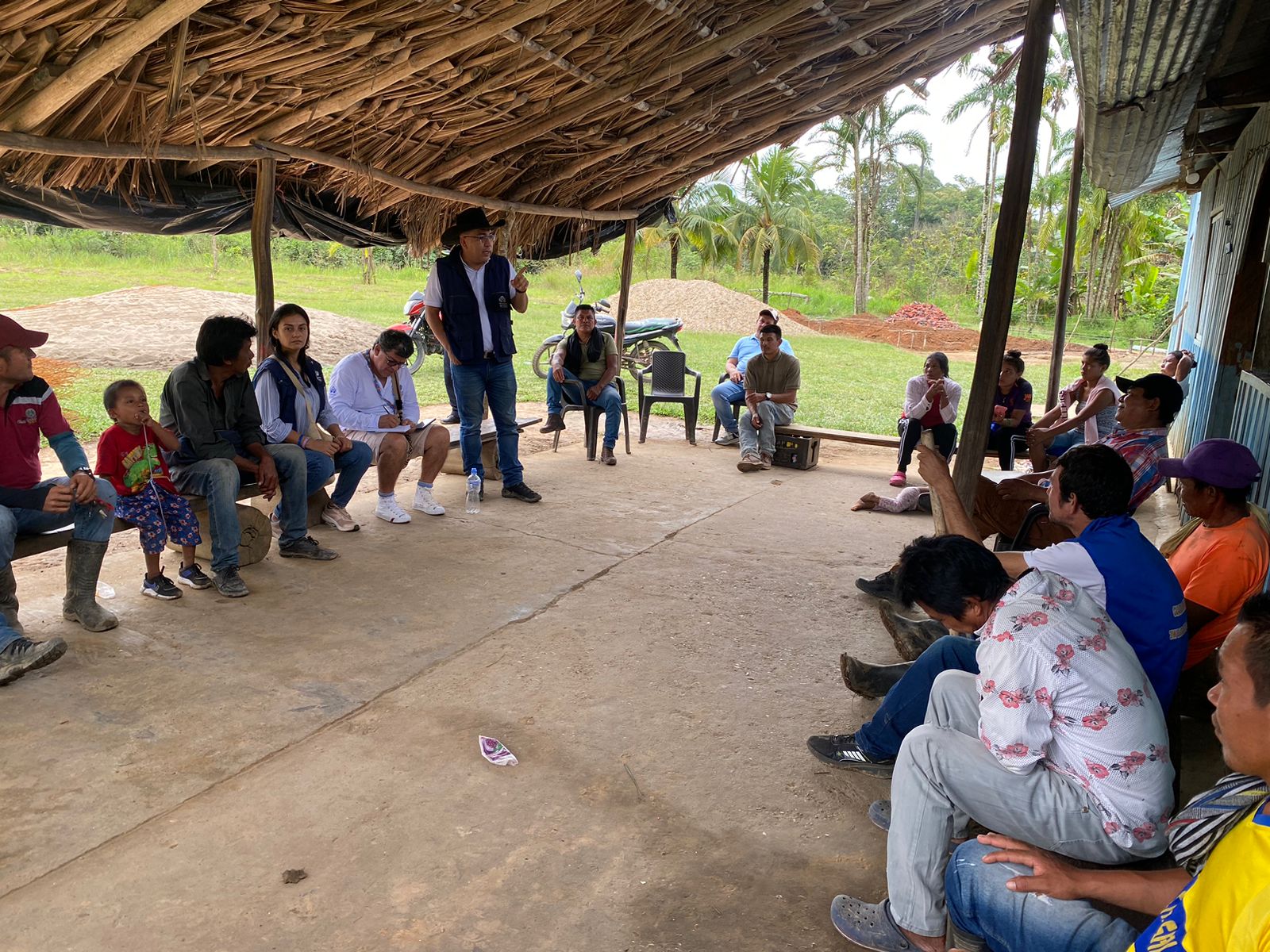 Defensoría logró escenarios de diálogo entre comunidades indígenas y campesinas en Guaviare