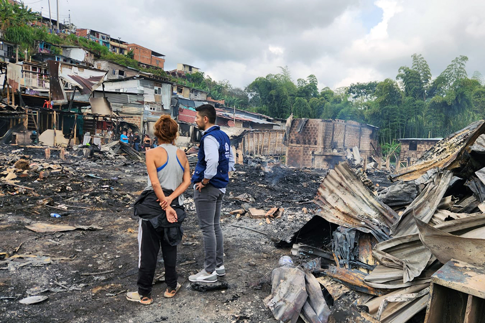 Defensoría del Pueblo verifica atención de damnificados tras incendio en Pereira
