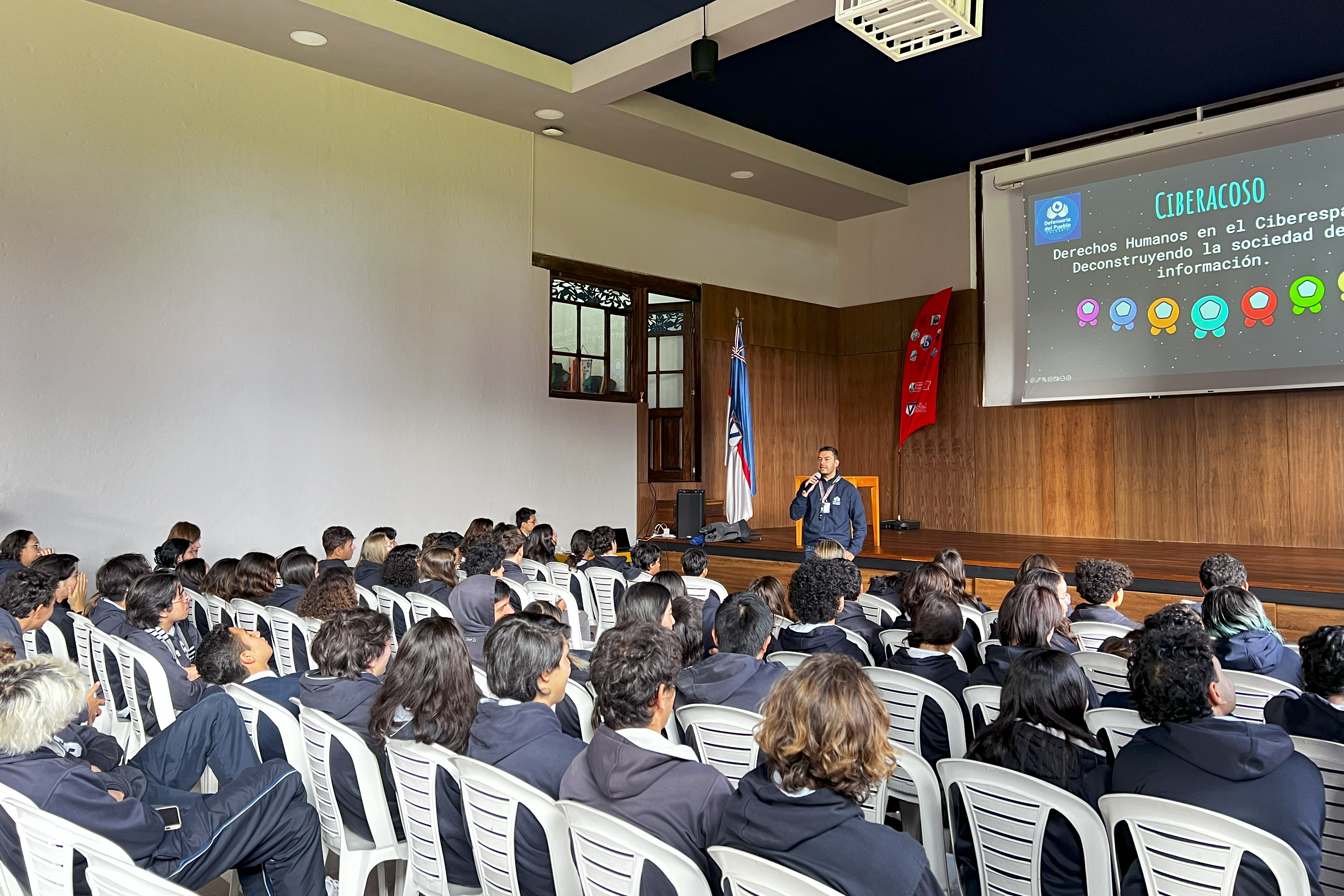 Defensoría visita colegio en Bogotá para prevenir el acoso y el ...
