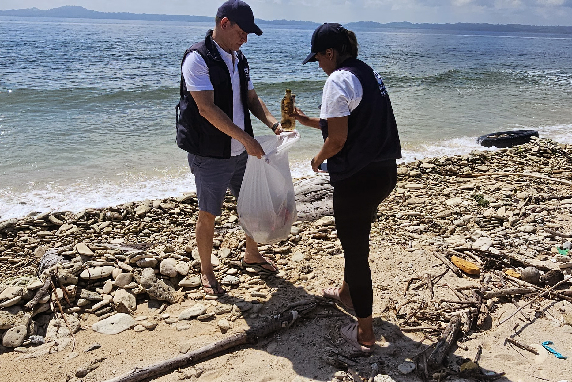 Defensoría lidera jornada ambiental en Puerto Escondido y Tortuguilla, Córdoba