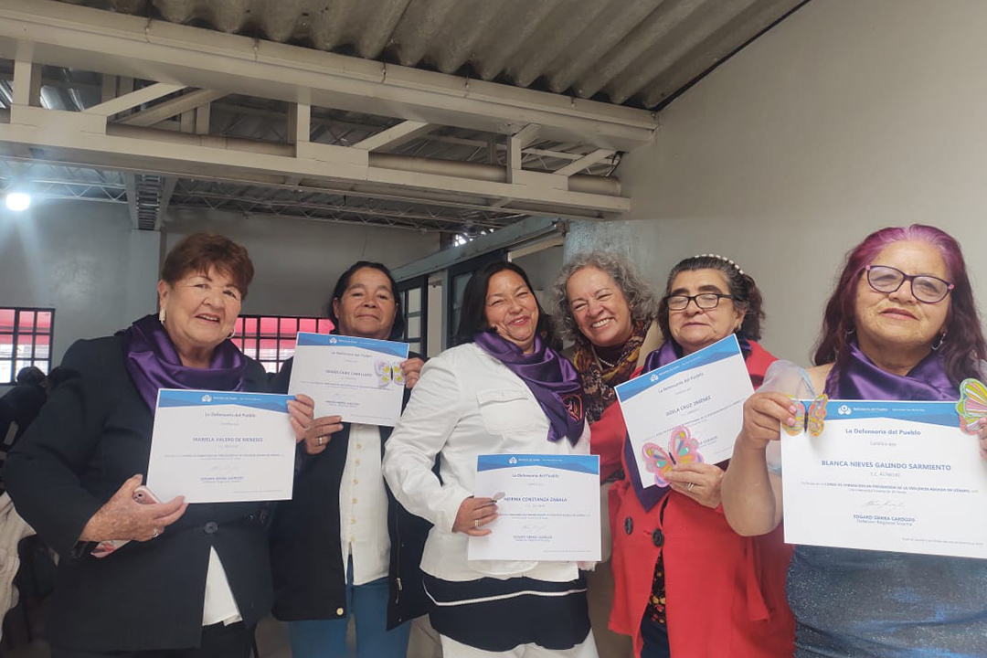 En Soacha, cerca de 40 mujeres se graduaron del proceso formativo 'Mujeres Libres de Violencia'