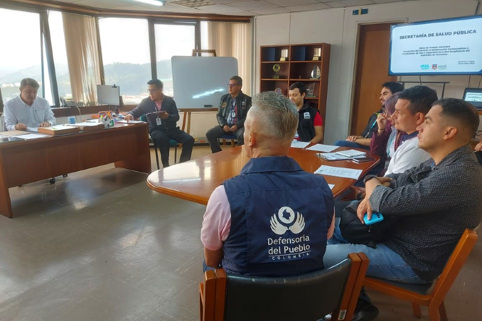 Con apoyo de la Defensoría, se crea comité interinstitucional para superar crisis en la atención médica de Manizales