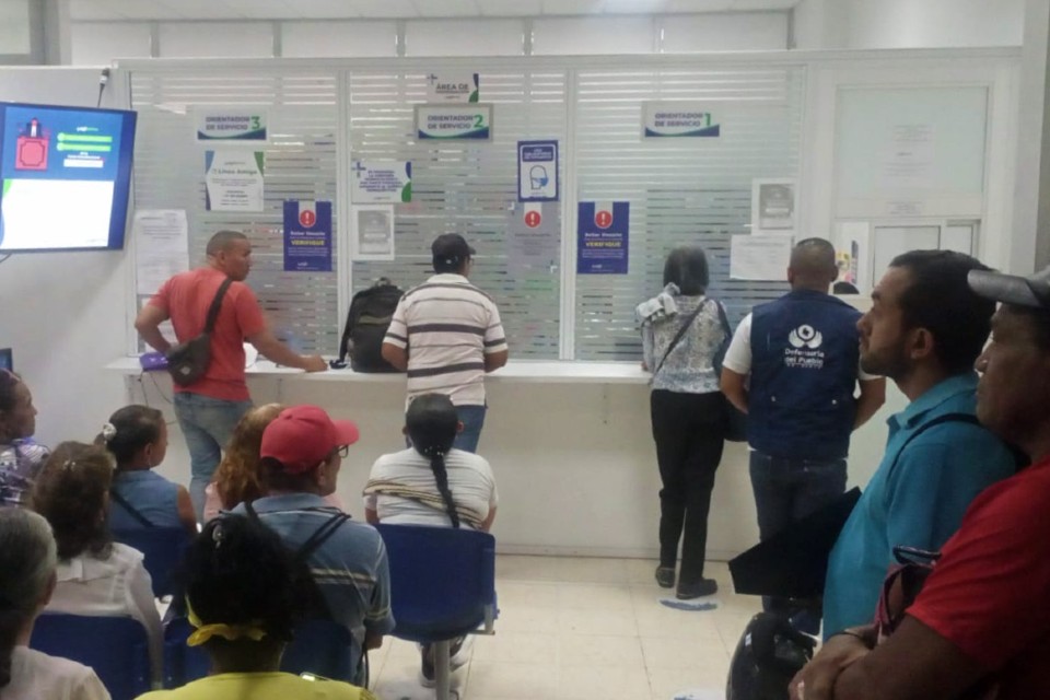 Defensoría del Pueblo interviene ante graves retrasos en la entrega de medicamentos en Santa Marta