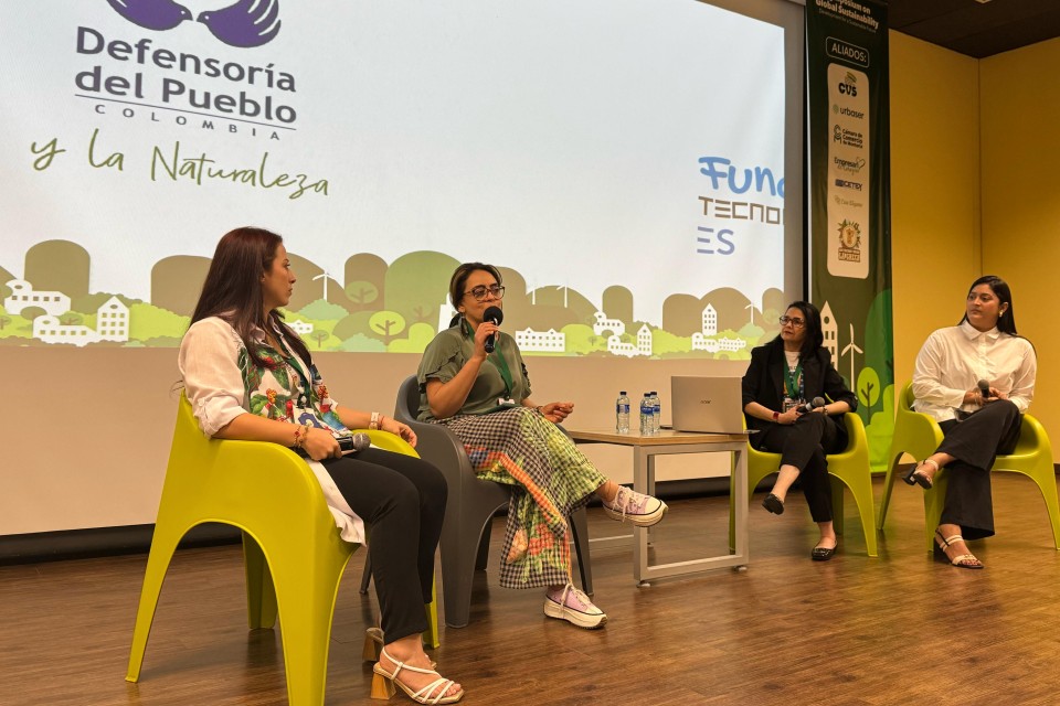 Defensoría lidera panel sobre derechos colectivos en simposio de sostenibilidad global en Montería