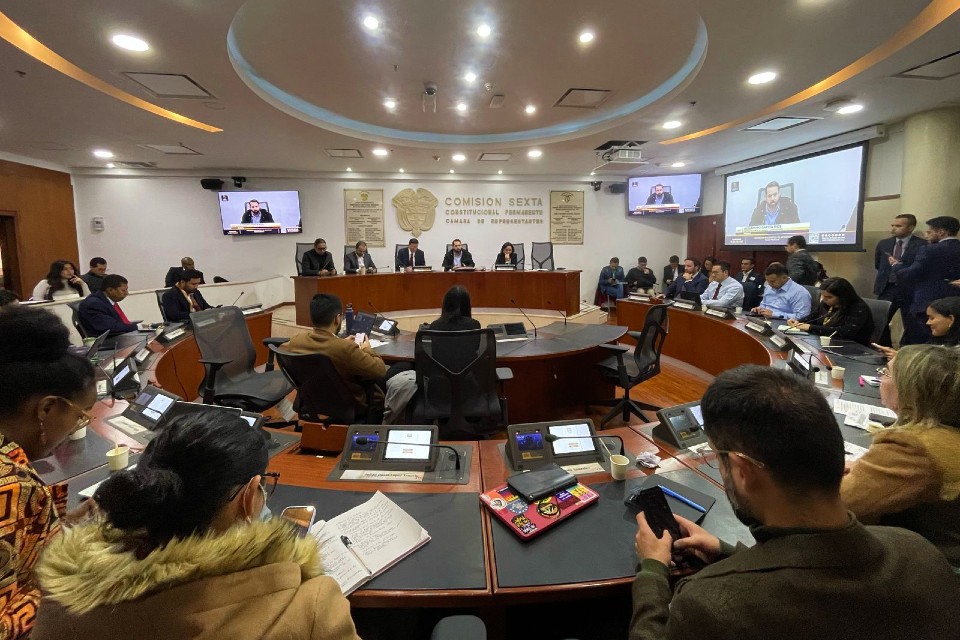 Defensoría del Pueblo presente en la Comisión Accidental de Juventudes 