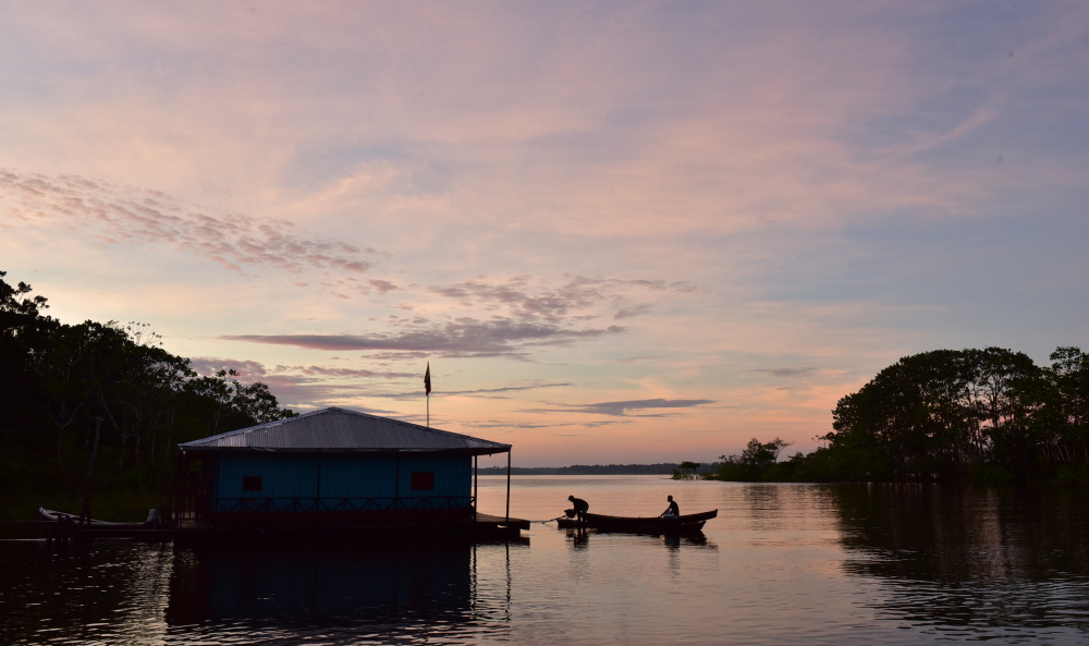 Pese a la ausencia del Estado, las comunidades mantienen vivas sus tradiciones a través de la organización colectiva. 