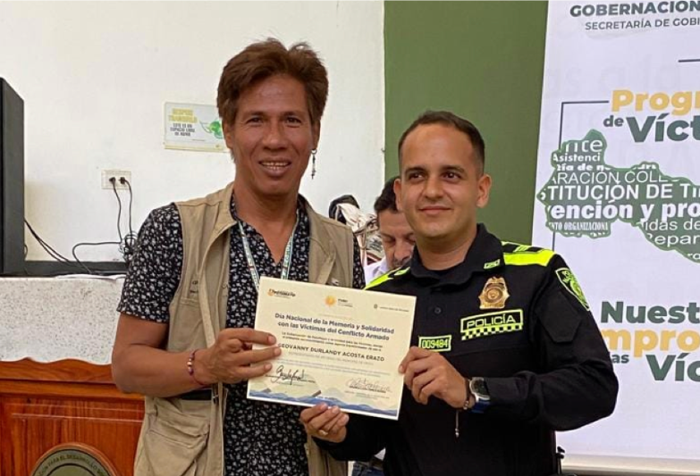 La población de Villanueva vivió bajo la amenaza constante, enfrentando la guerra con acciones de dignidad silenciosa.