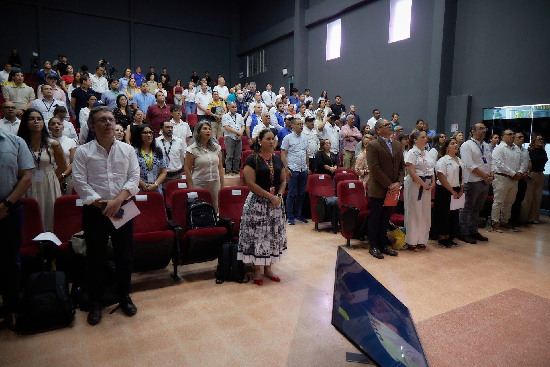 Asistentes a la audiencia defensorial