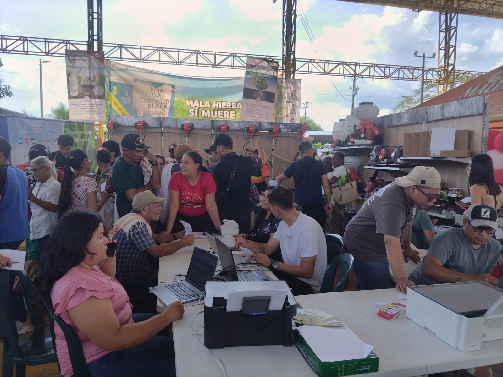 Defensoría acompaña a más de 1900 familias que erradicaron voluntariamente cultivos ilícitos en Guaviare