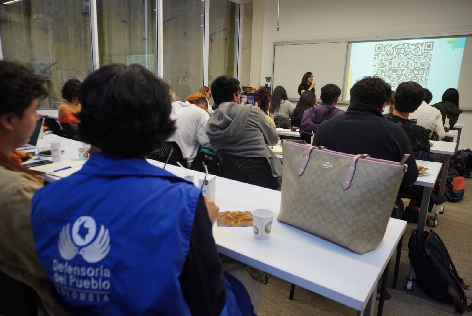 Mesa de trabajo InteligenteMente 2