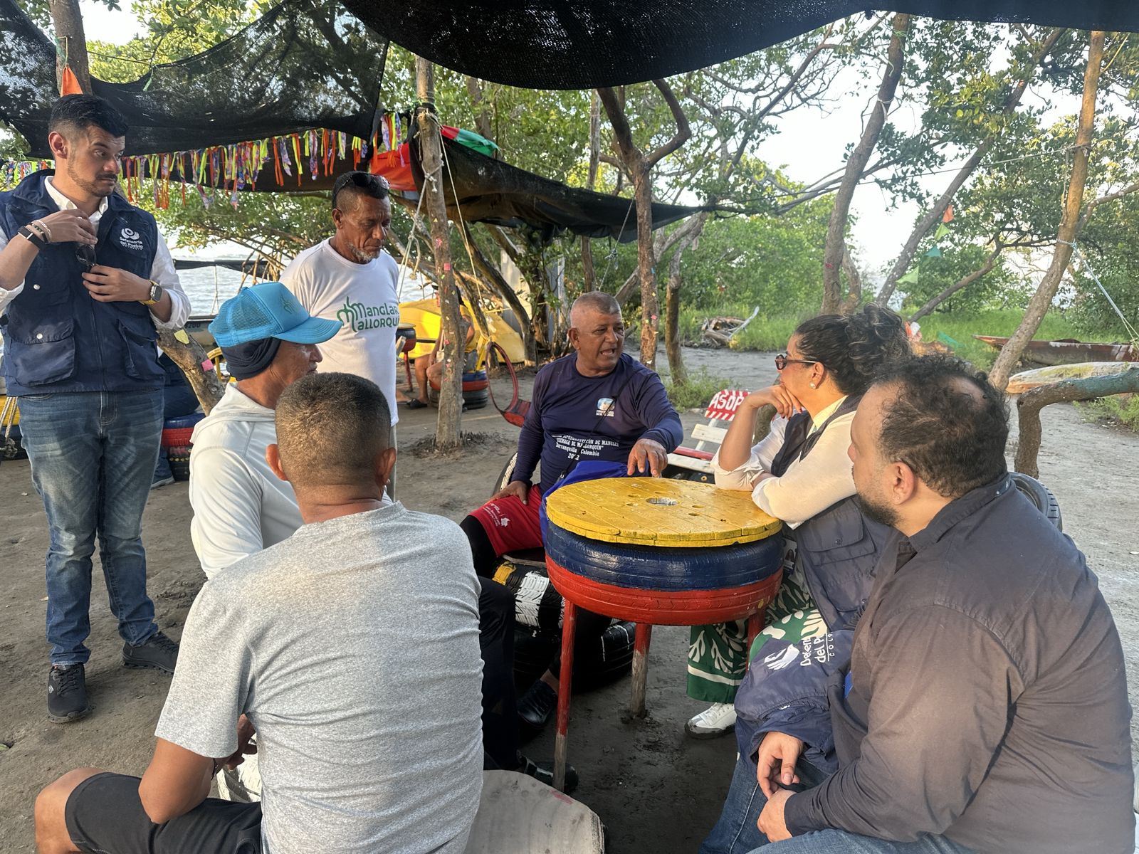 Funcionarios escuchan denuncias comunitarias