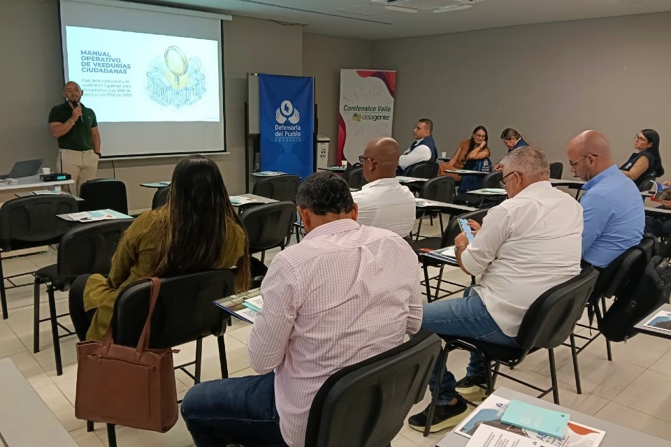 Cornadas en Buga, Cartago y Cali con personeros municipales.
