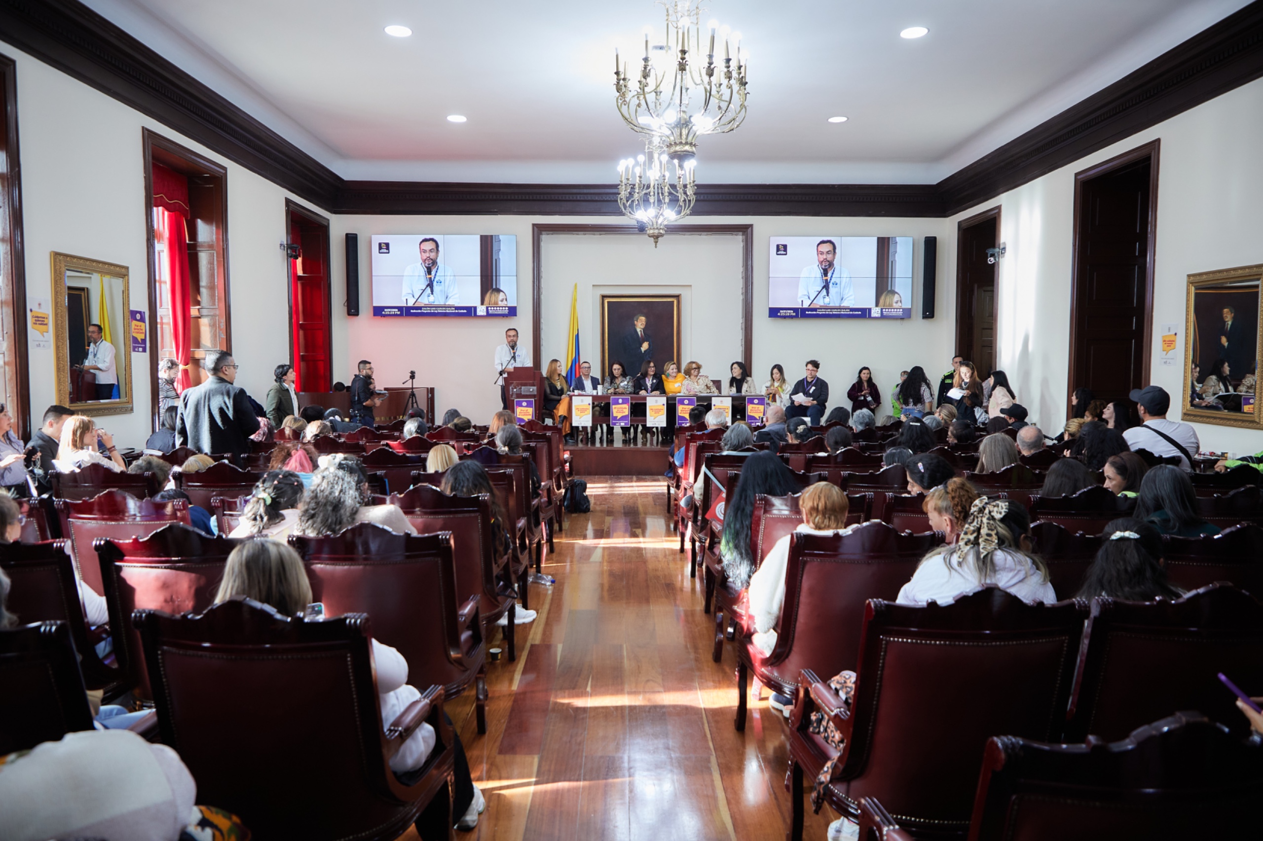 Participantes y asistentes en la audiencia pública sobre el derecho humano al cuidado