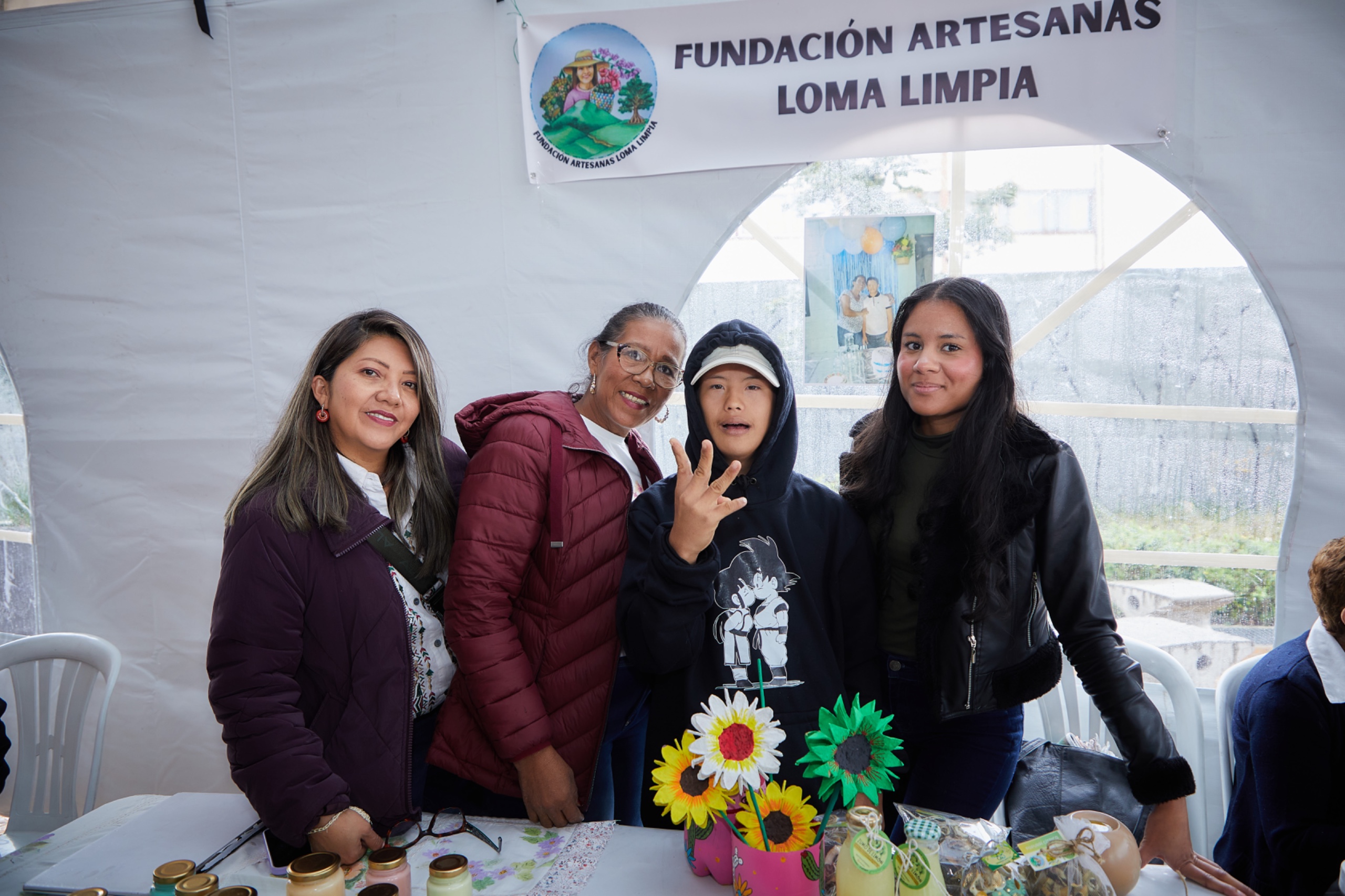 Muestra artesanal de la Fundación Artesanas durante la jornada