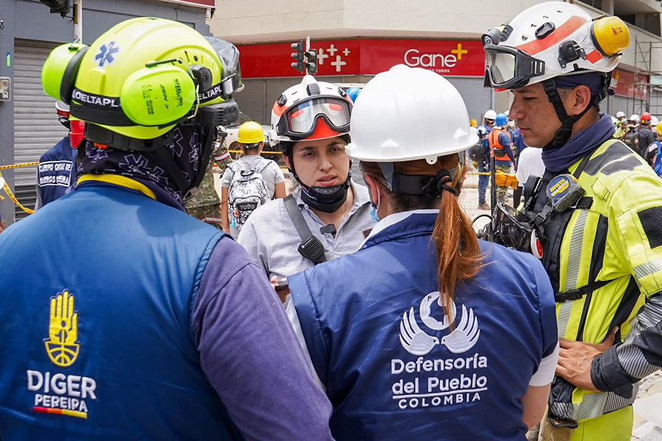 Recorrido de la Defensora por zonas golpeadas por 